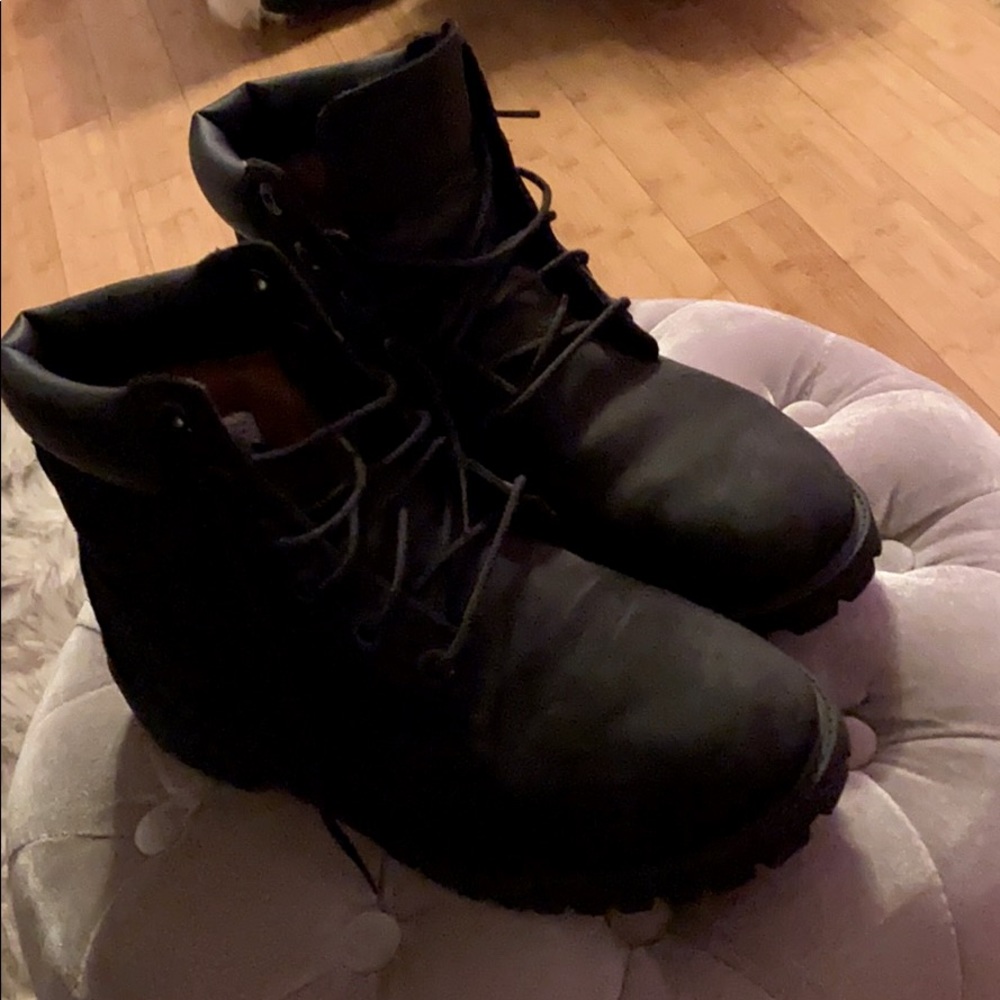 Black women’s timberland boots